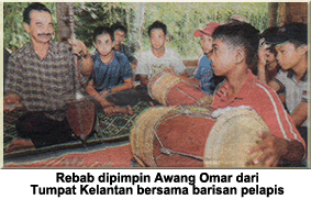 Rebab dipimpin Awang Omar dari Tumpat Kelantan bersama barisan pelapis